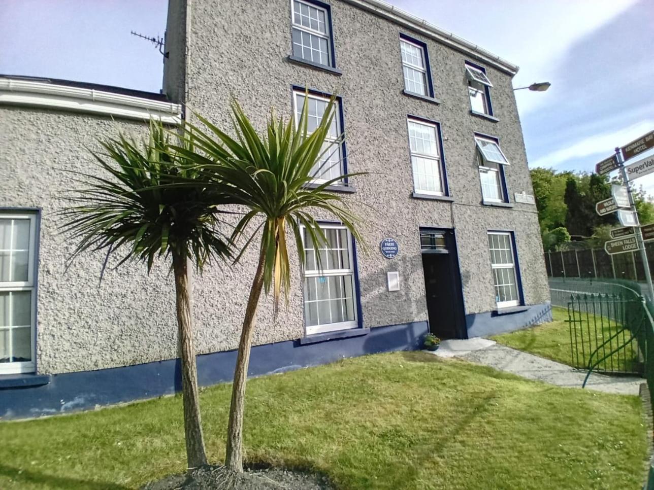 Failte Lodging Kenmare Town Centre Exterior photo